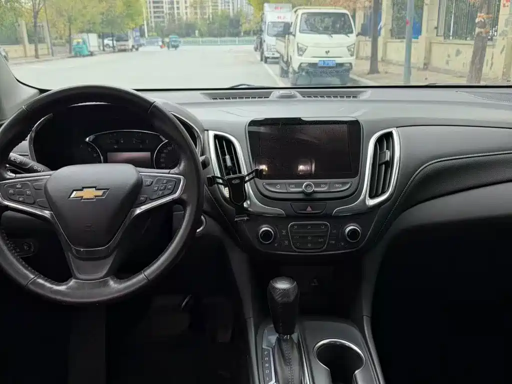Chevrolet Equinox — миниатюра 6