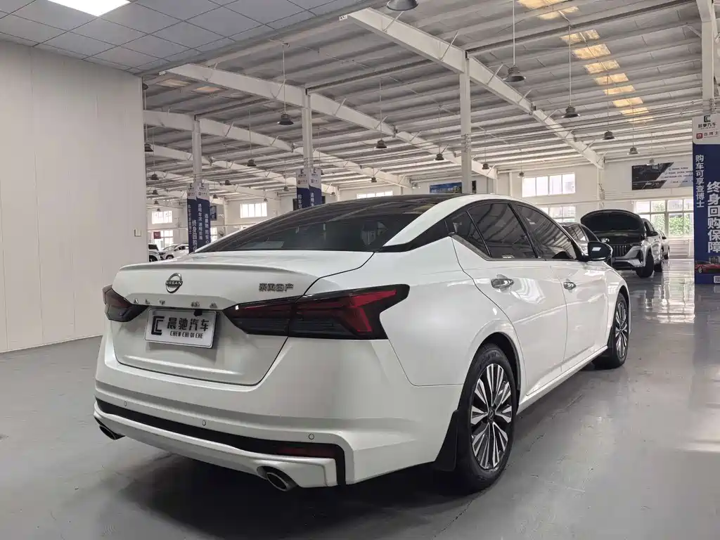 Nissan Teana — миниатюра 4