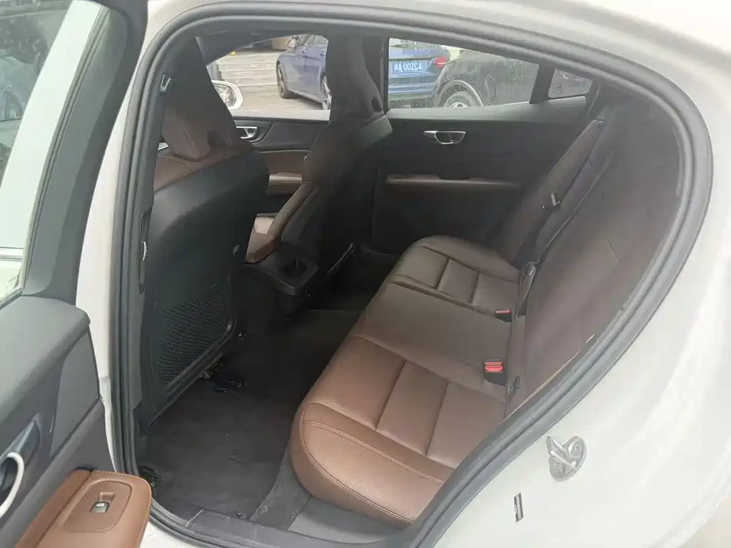 Volvo S60 — миниатюра 9