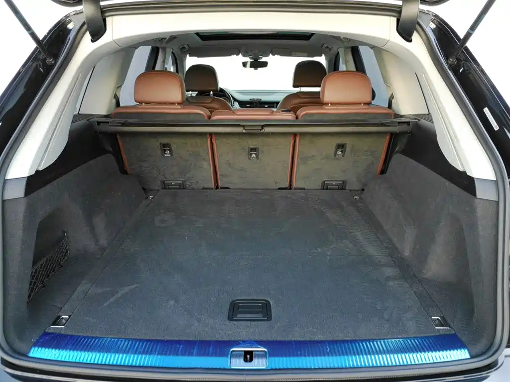 Audi Q7 — миниатюра 21