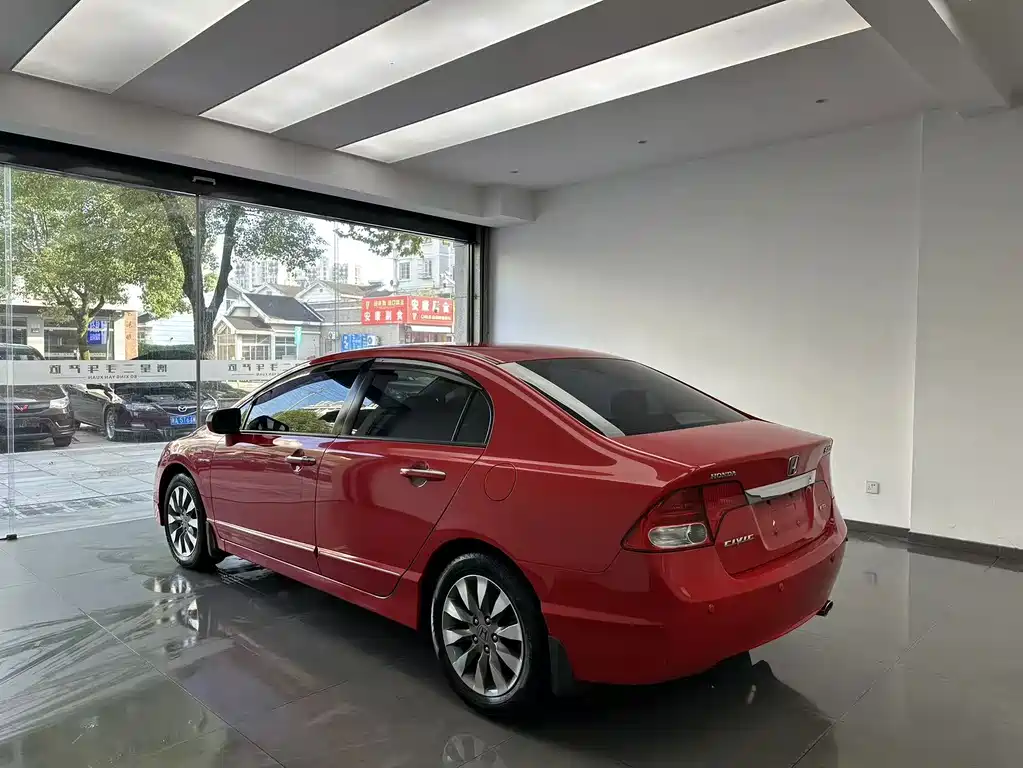 Honda Civic — миниатюра 7