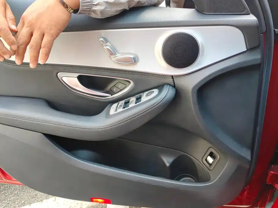 Mercedes-Benz C-Class — миниатюра 7