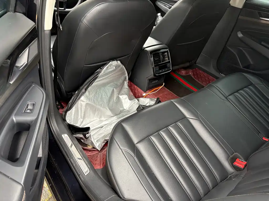 Volkswagen Passat PHEV — миниатюра 4