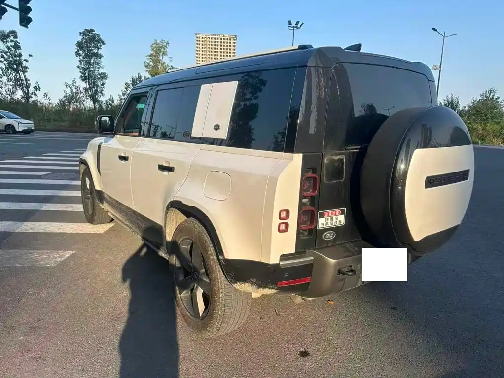 Land Rover Defender — миниатюра 9