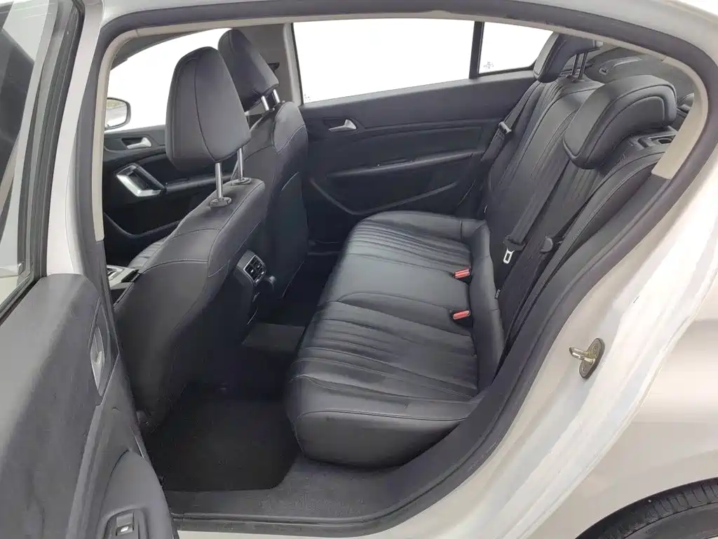Peugeot 408 — миниатюра 15
