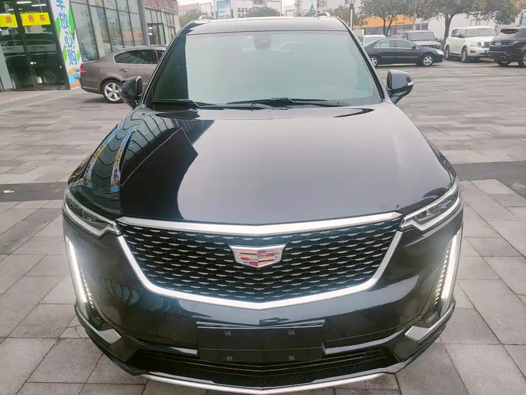 CADILLAC XT6