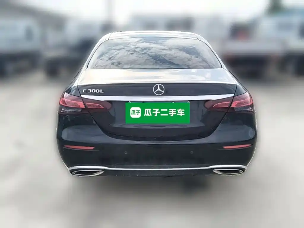 Mercedes-Benz E-Class — миниатюра 8