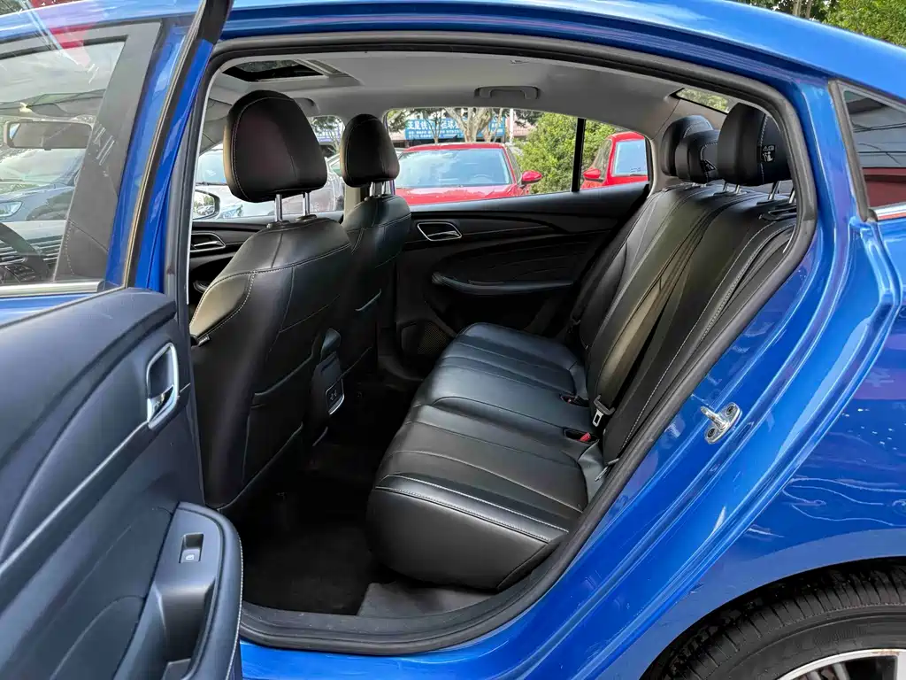 Roewe i5 — миниатюра 7