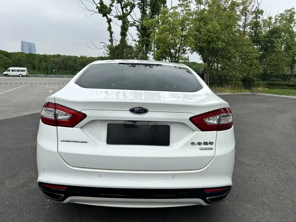 Ford Mondeo 2013 2.0L GTDi200 Luxury