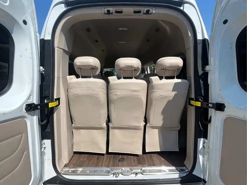 MAXUS V70 — миниатюра 13