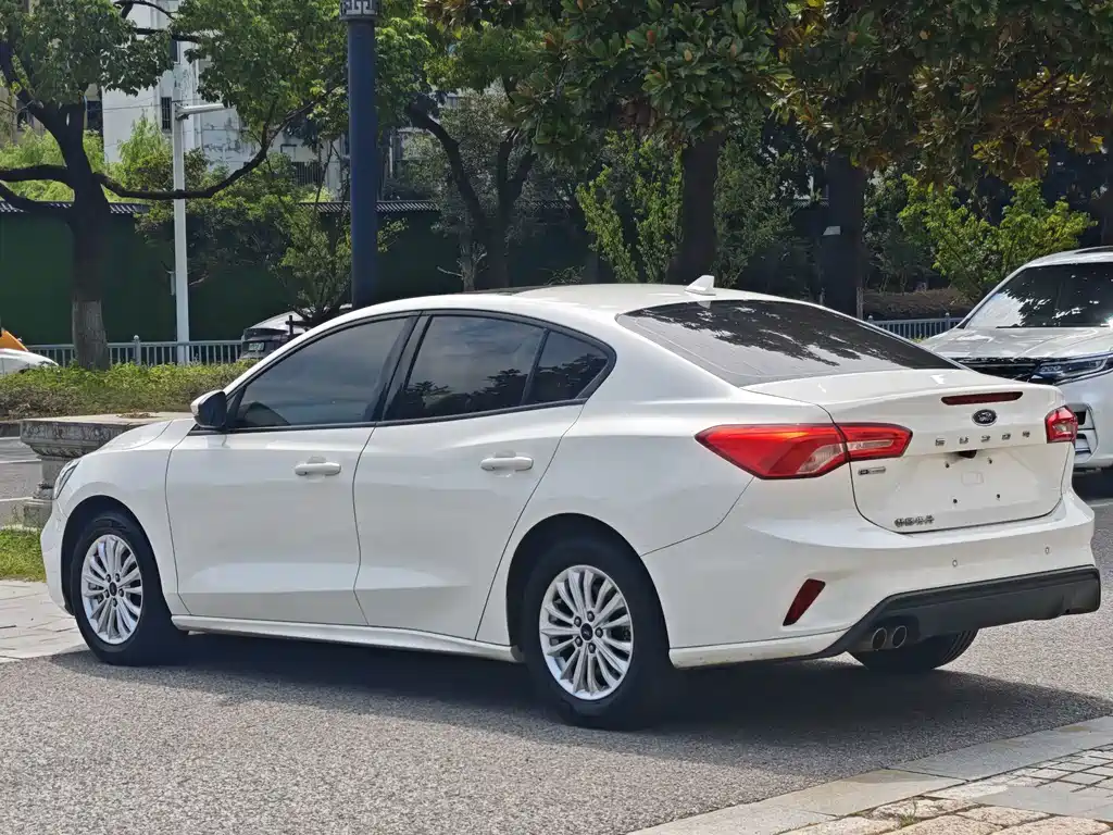 Ford Focus — миниатюра 6