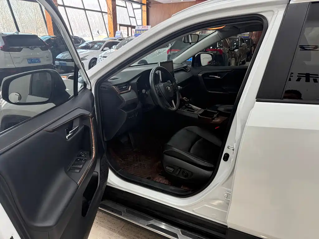 TOYOTA RAV4 RONGFANG