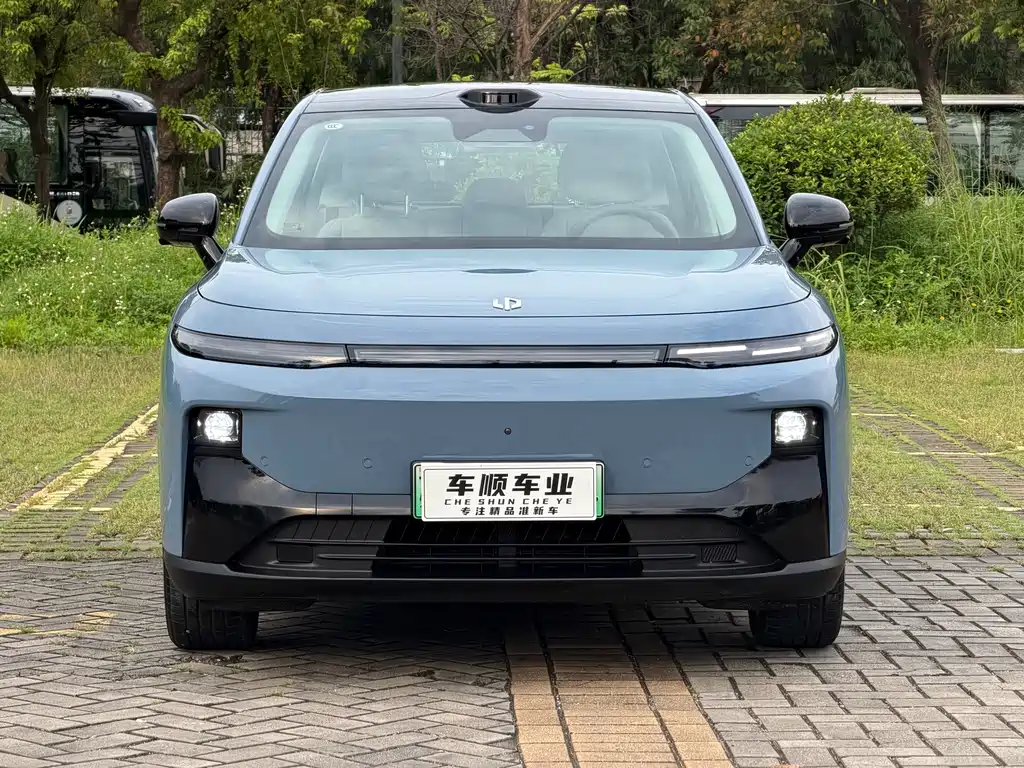 Leapmotor Leapmotor B10 — миниатюра 2