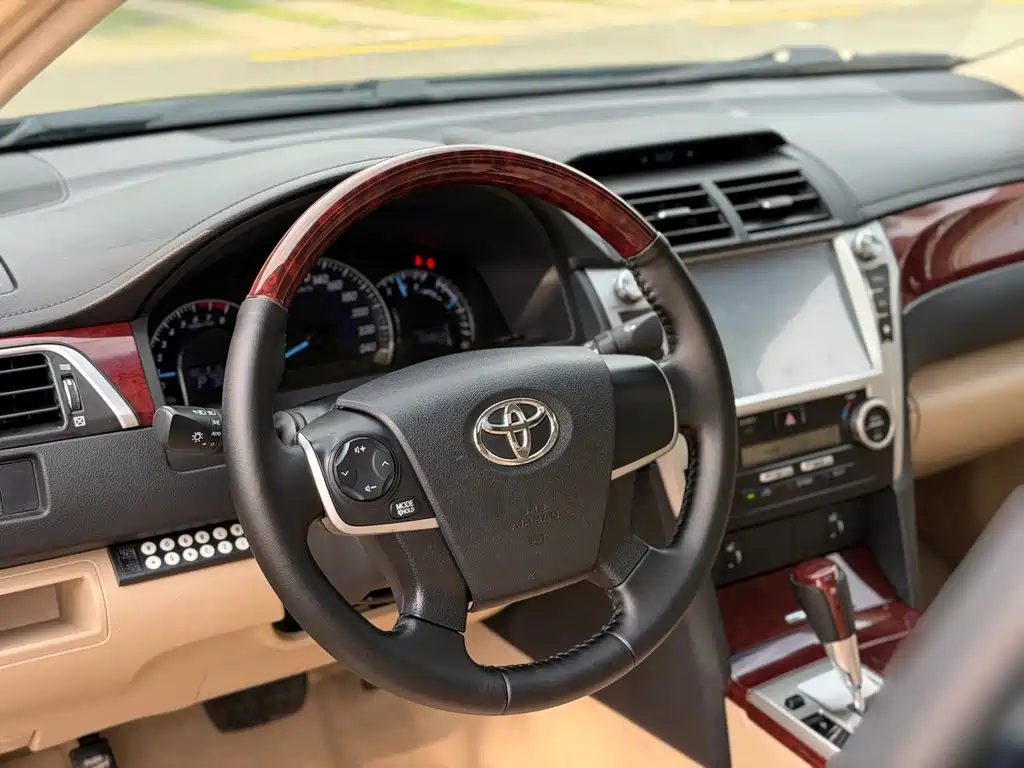 Toyota Camry — миниатюра 7