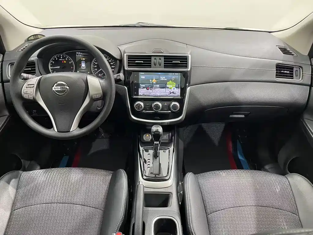 Nissan Tiida — миниатюра 16