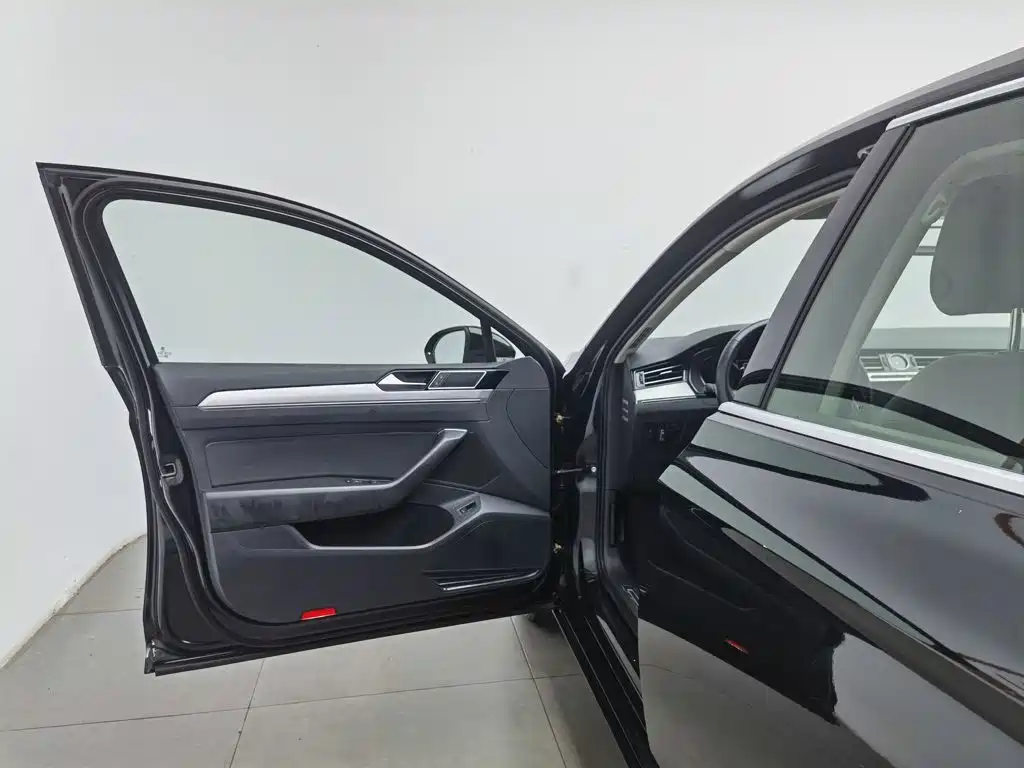 Volkswagen Magotan 2017 330TSI DSG Lead