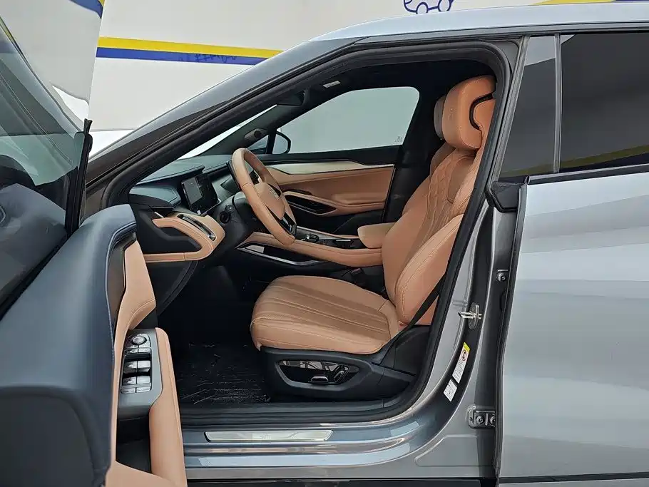 BYD L EV — миниатюра 9