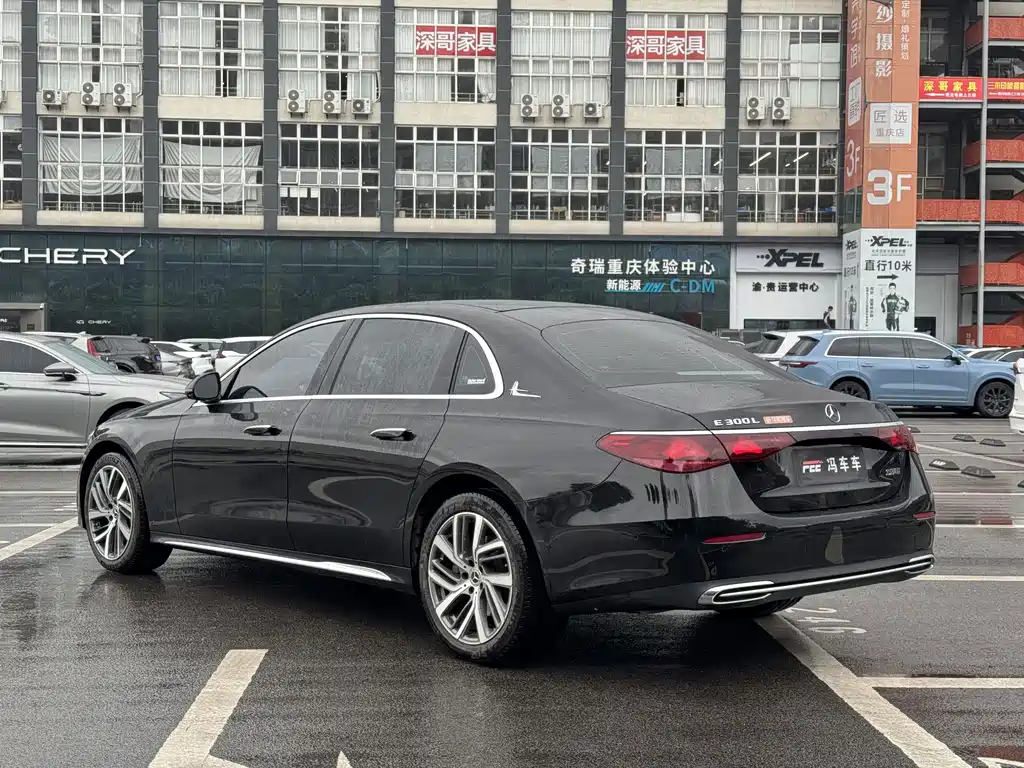 Mercedes-Benz E-Class — миниатюра 13