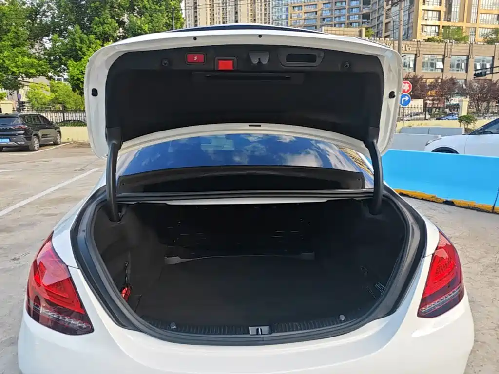 Mercedes-Benz C-Class — миниатюра 19