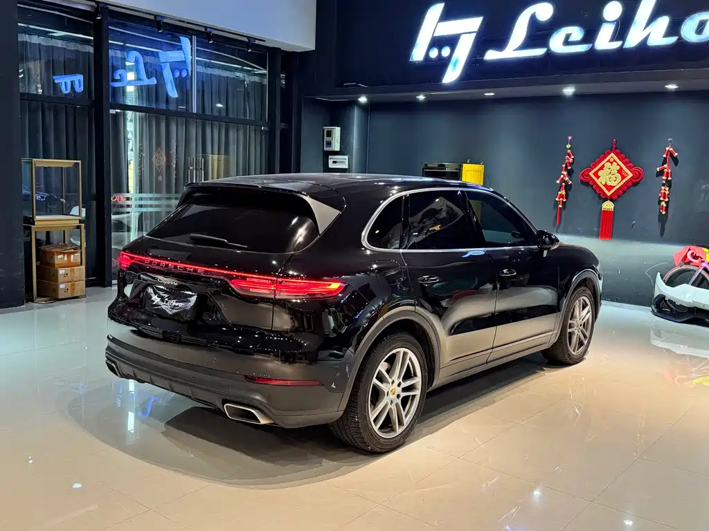 Porsche Cayenne — миниатюра 6