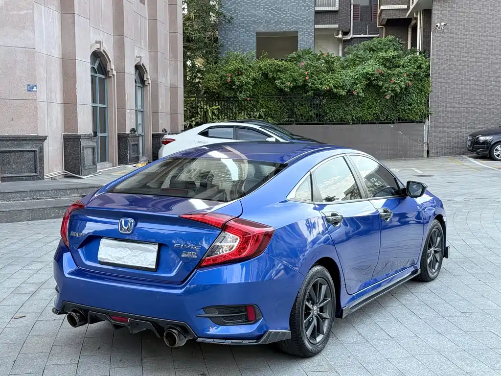 Honda Civic — миниатюра 9