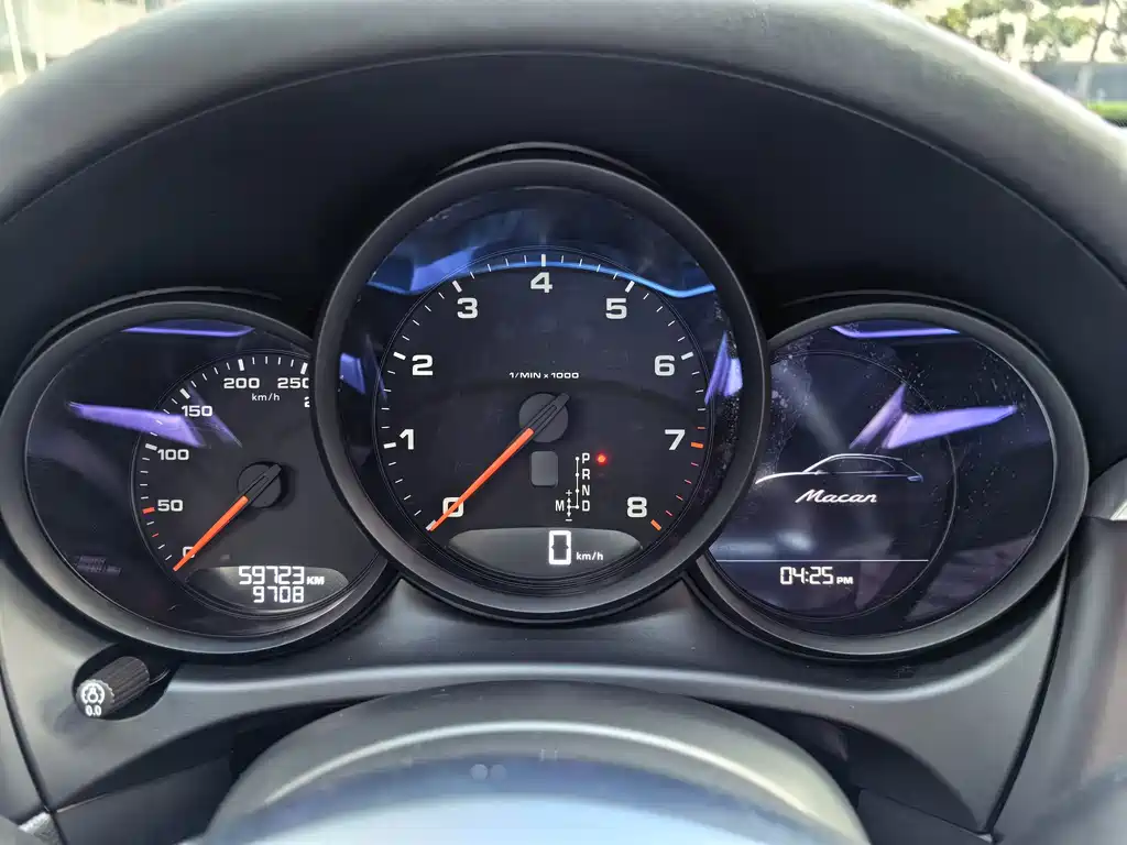 Porsche Macan — миниатюра 7