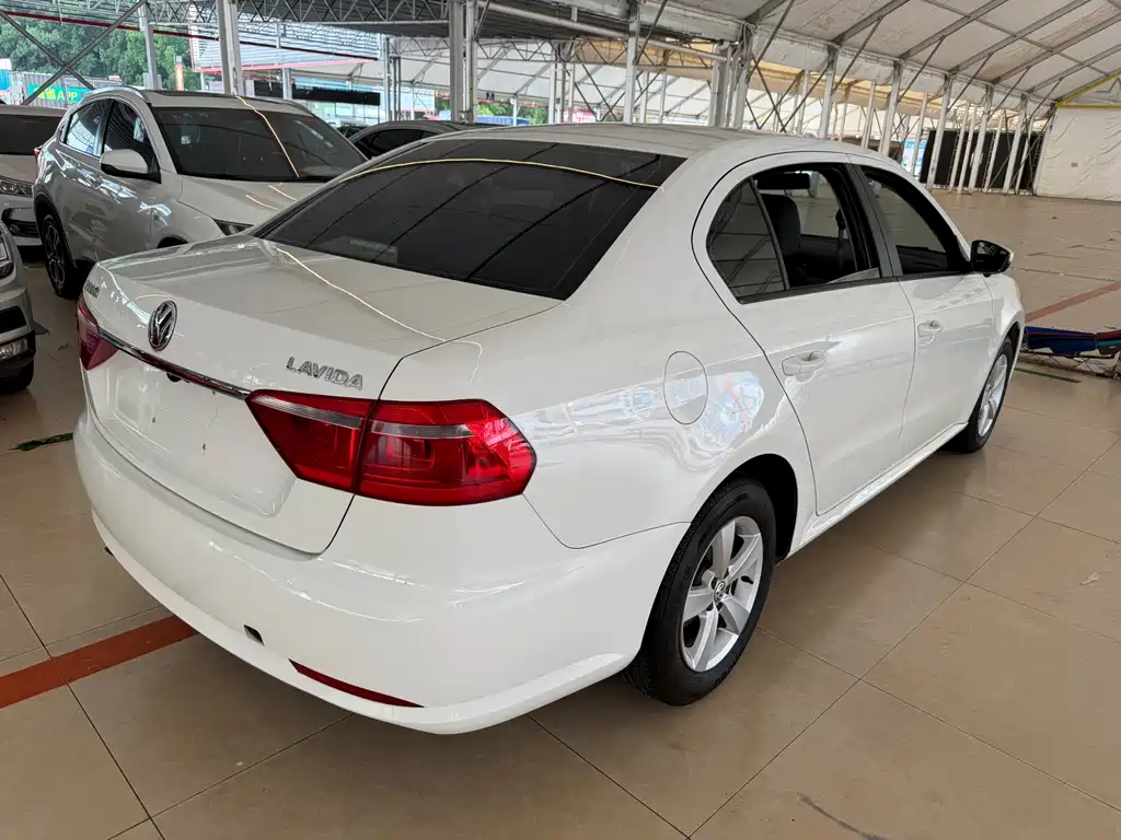 Volkswagen Lavida — миниатюра 8