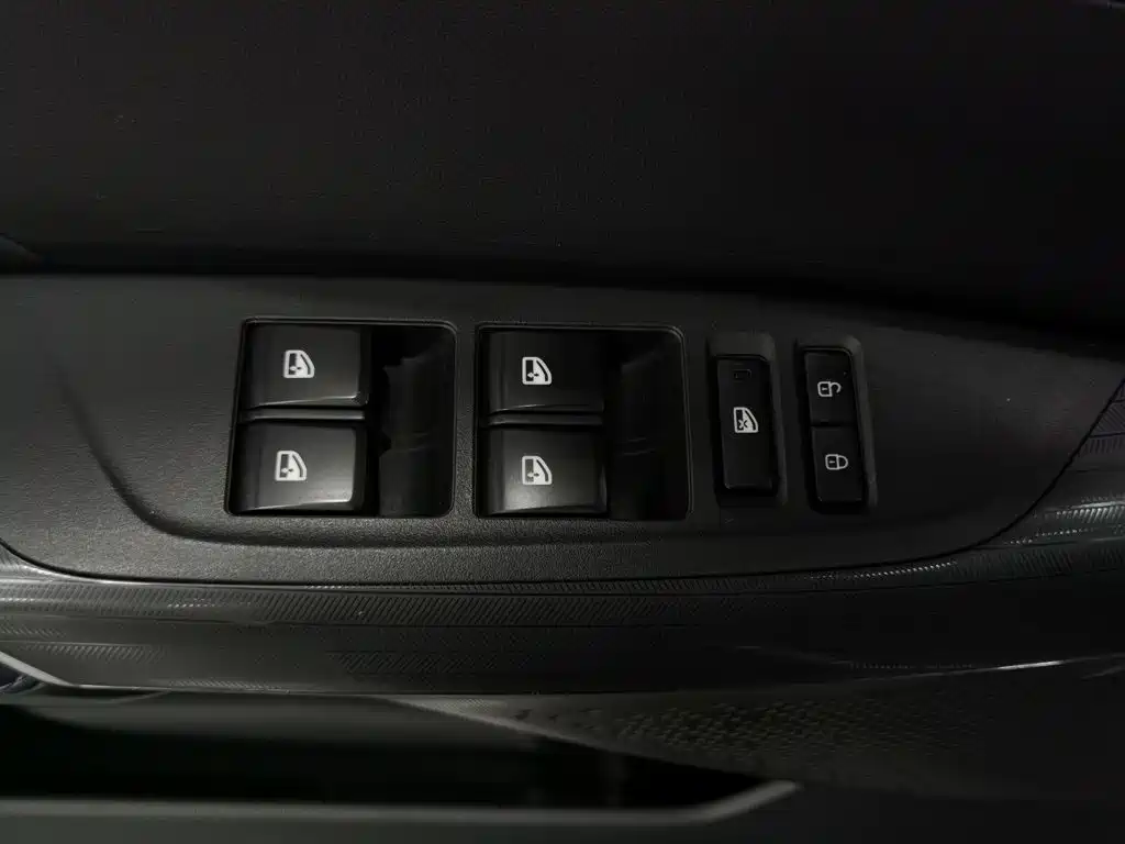 Changan Eado — миниатюра 9