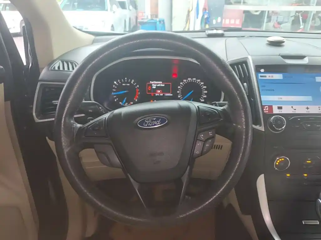 Ford Edge — миниатюра 11