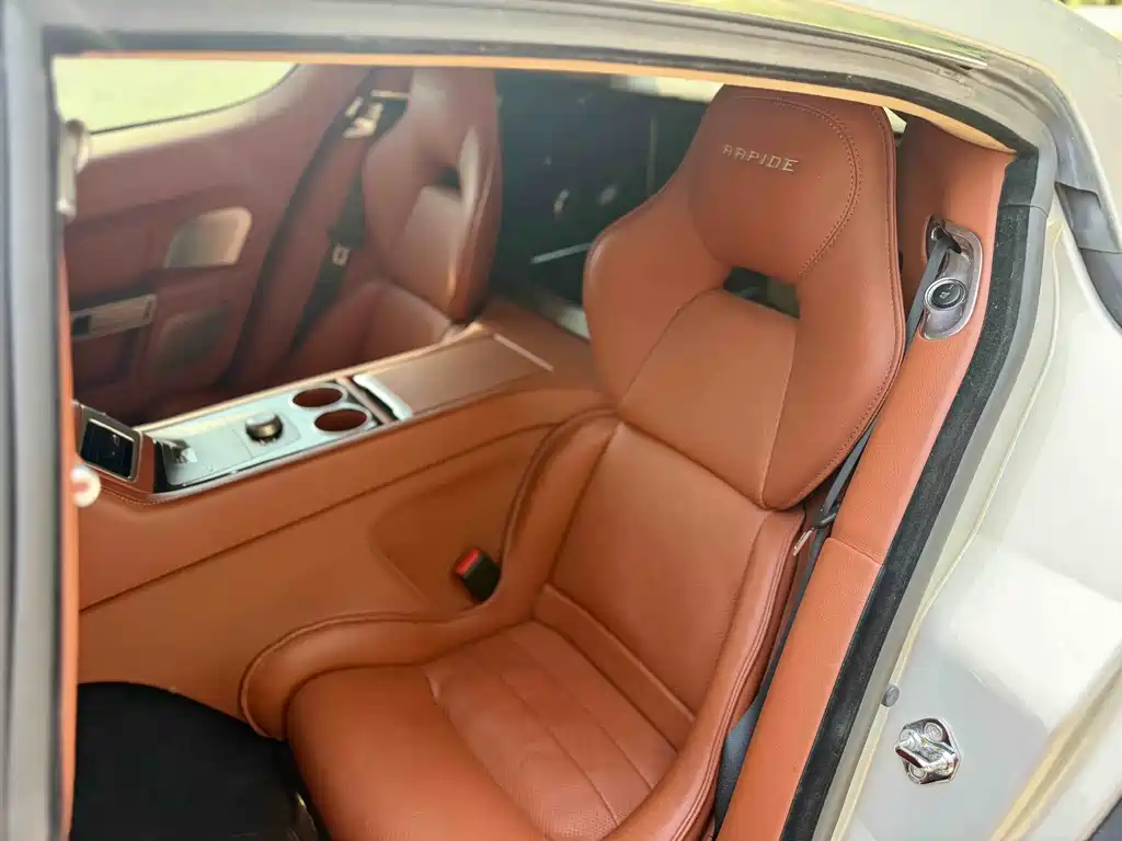 Aston Martin Rapide — миниатюра 8