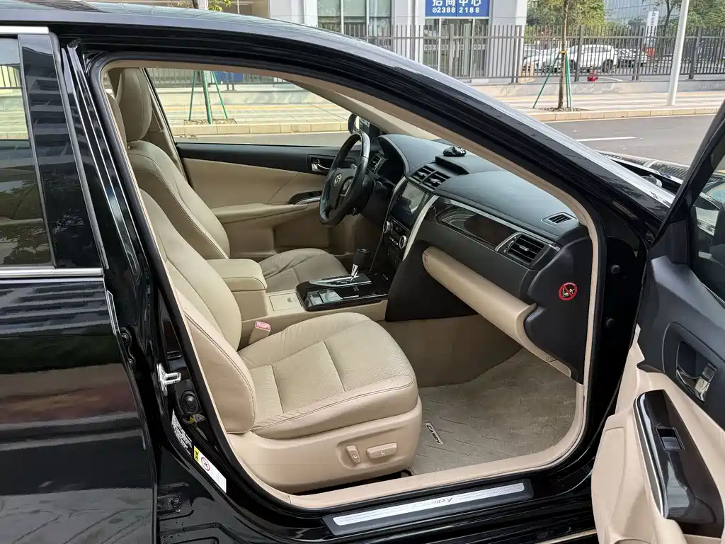 Toyota Camry — миниатюра 6
