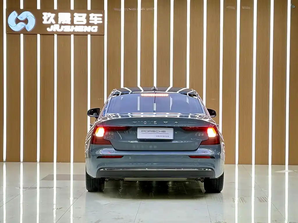Volvo S60 — миниатюра 19