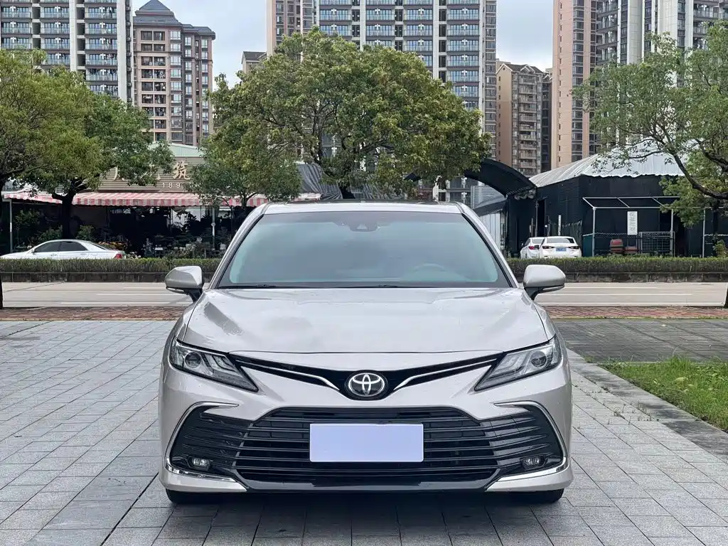 Toyota Camry 2021 2.0G Luxury