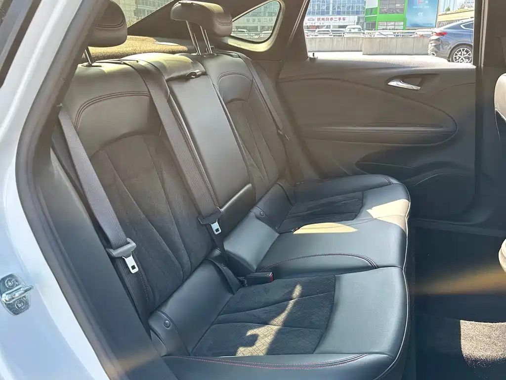 Buick Verano — миниатюра 12