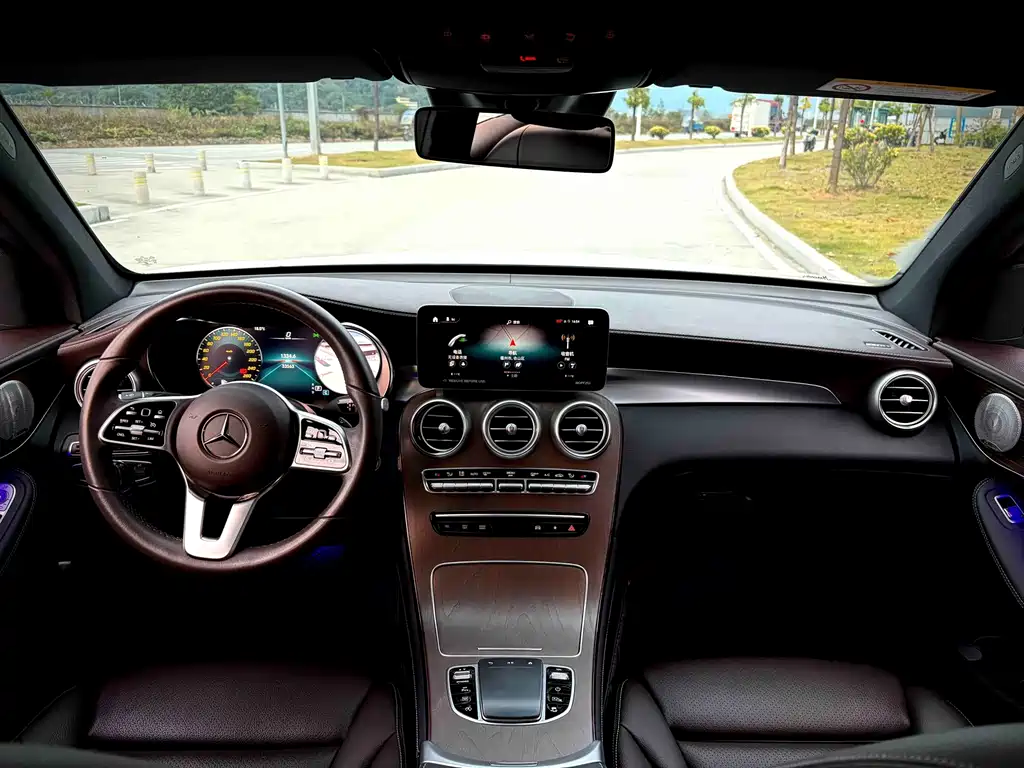 Mercedes-Benz GLC — миниатюра 8