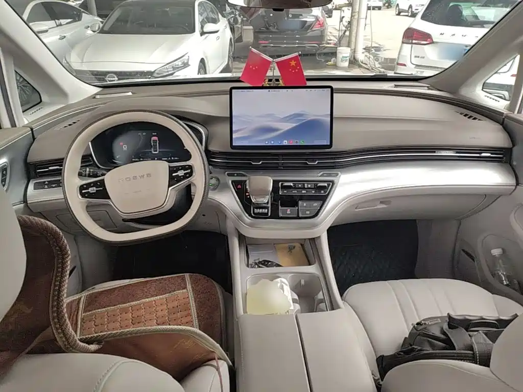 Roewe iMAX8 New Energy — миниатюра 10