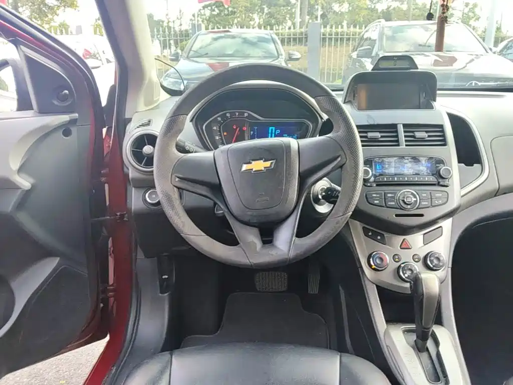 Chevrolet Aveo — миниатюра 11