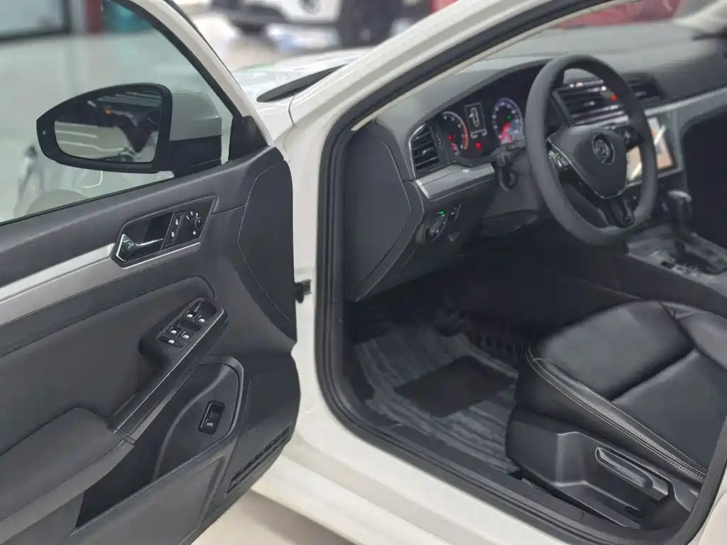 Volkswagen Lamando — миниатюра 10