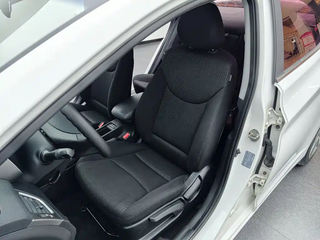 Hyundai Elantra Langdong — миниатюра 14