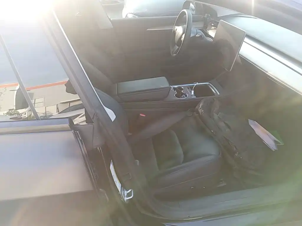 Tesla Model 3 — миниатюра 25