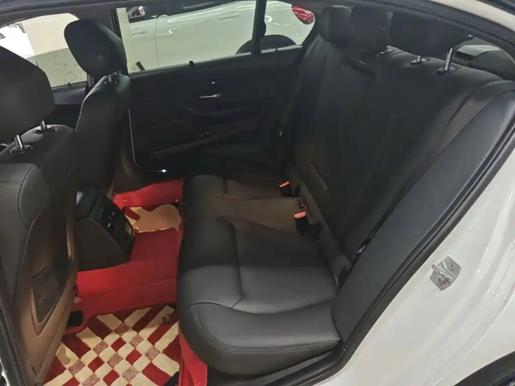 BMW 3 Series — миниатюра 17
