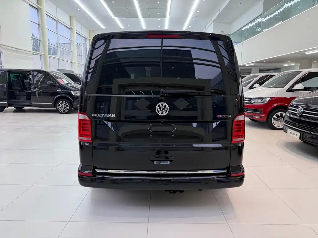 Volkswagen Multivan — миниатюра 5
