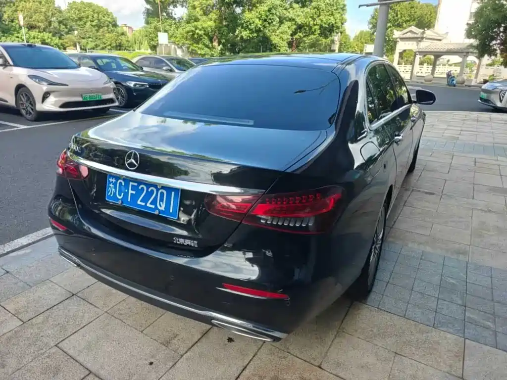 Mercedes-Benz E-Class — миниатюра 4