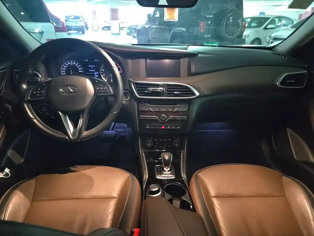 Infiniti QX30 — миниатюра 11