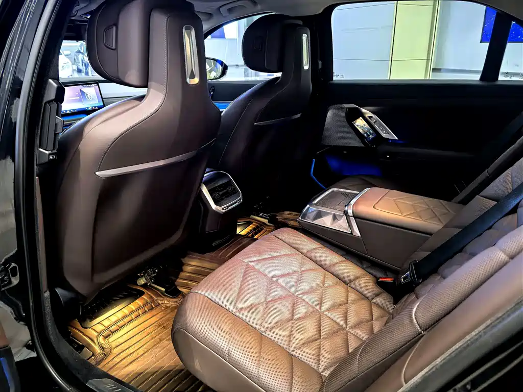 BMW 7 Series 7 2023 735Li M Sport