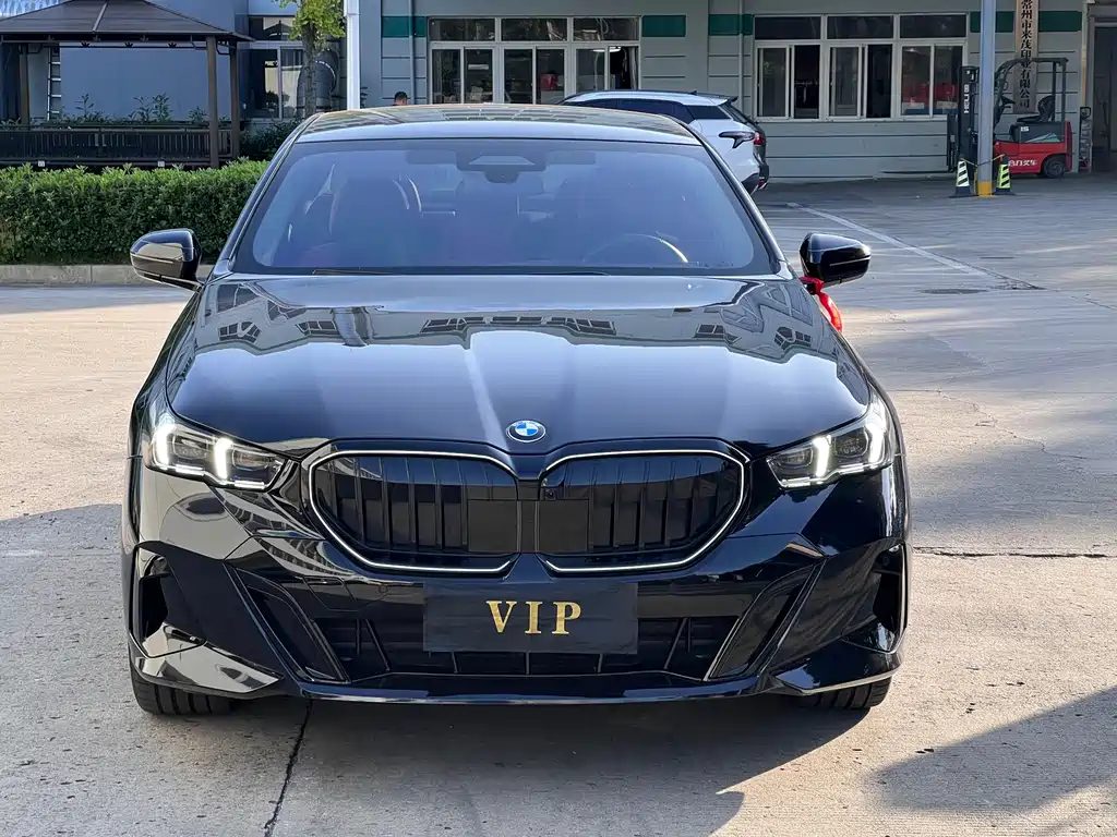 BMW 5 Series — миниатюра 2
