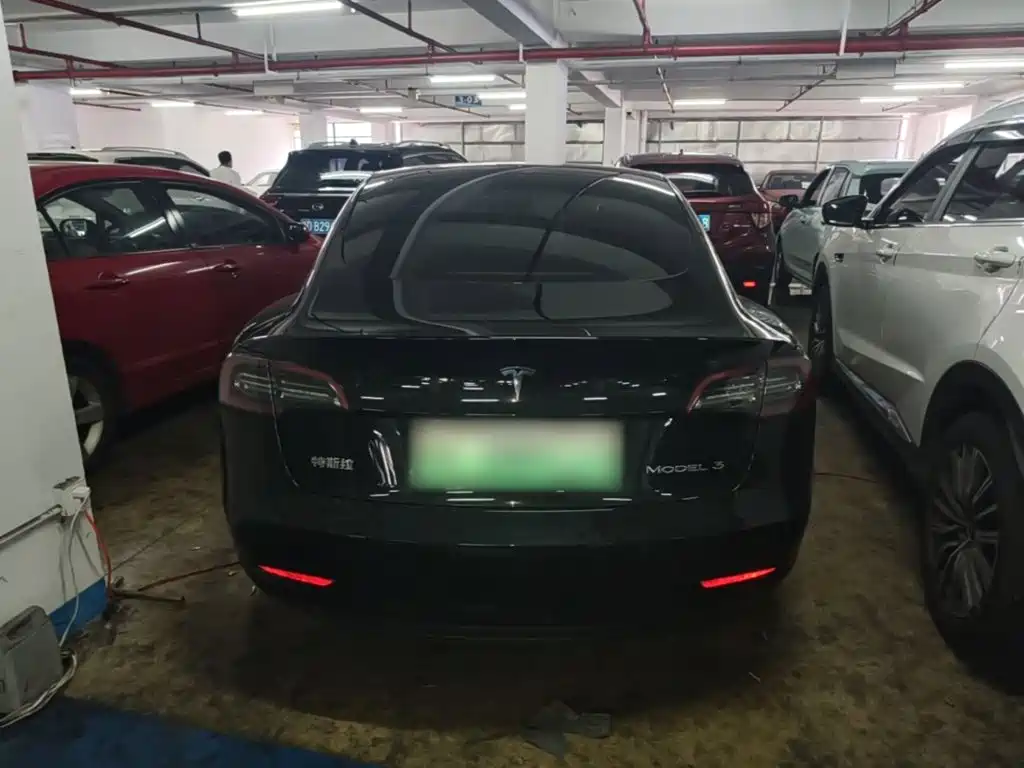 Tesla Model 3 — миниатюра 6