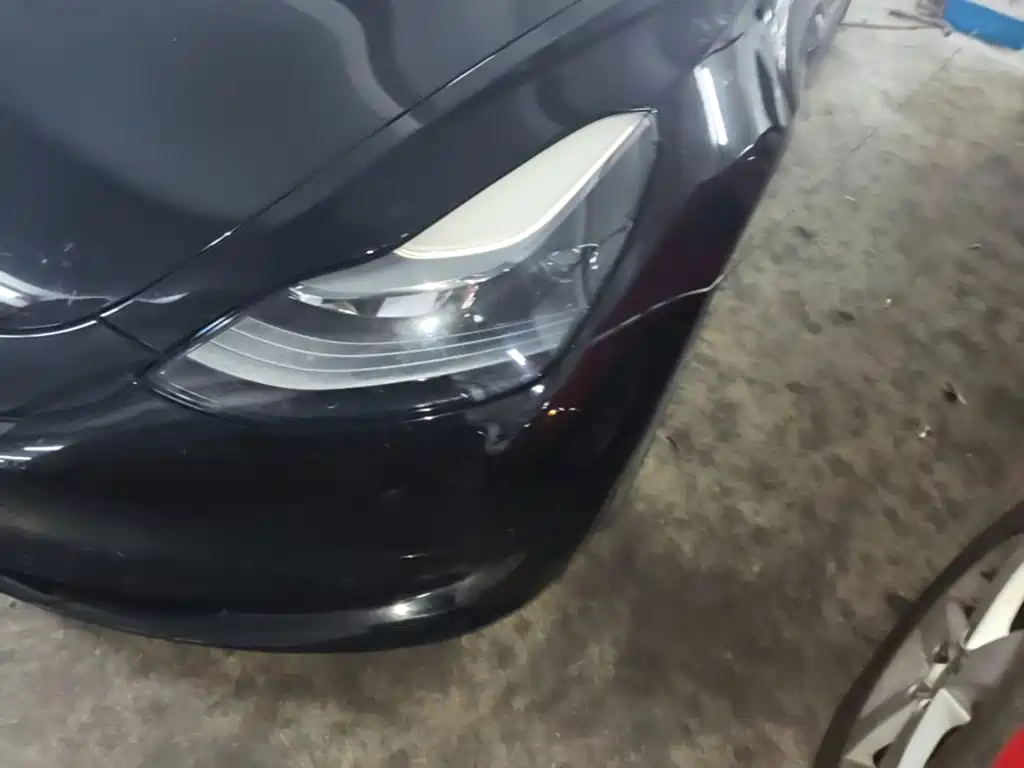 Tesla Model 3 — миниатюра 24