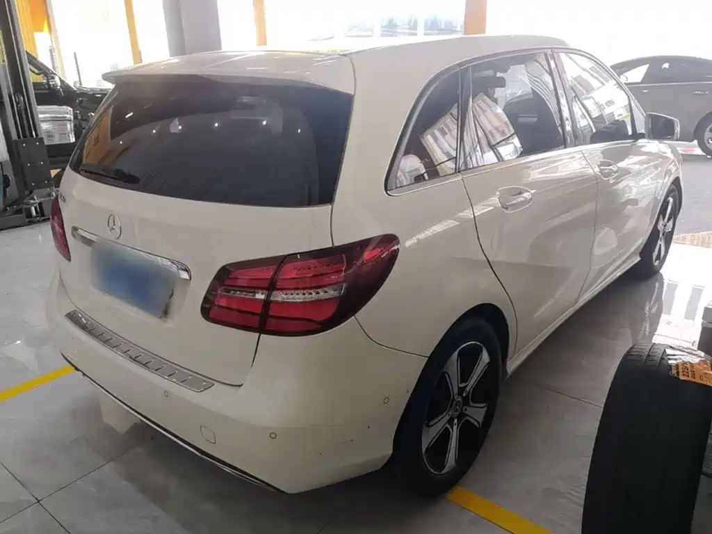 Mercedes-Benz B-Class — миниатюра 7