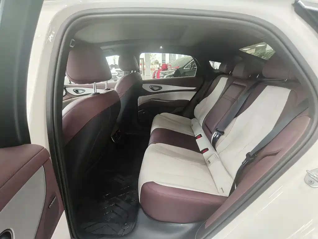 BYD Seal 07 DM-i — миниатюра 10